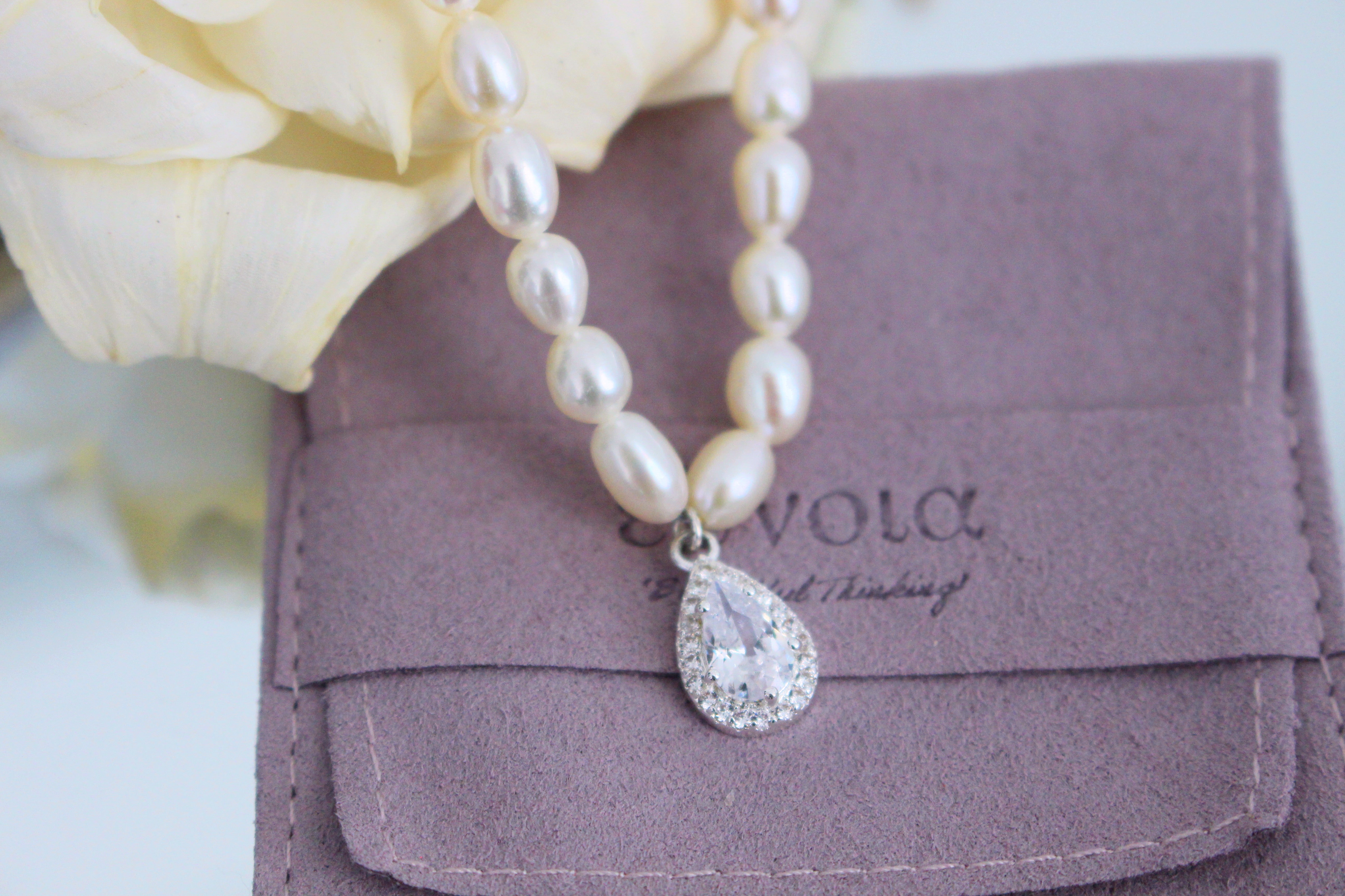 White Pearl Chain w. Cubic Zirconia Faux Diamond Pendant