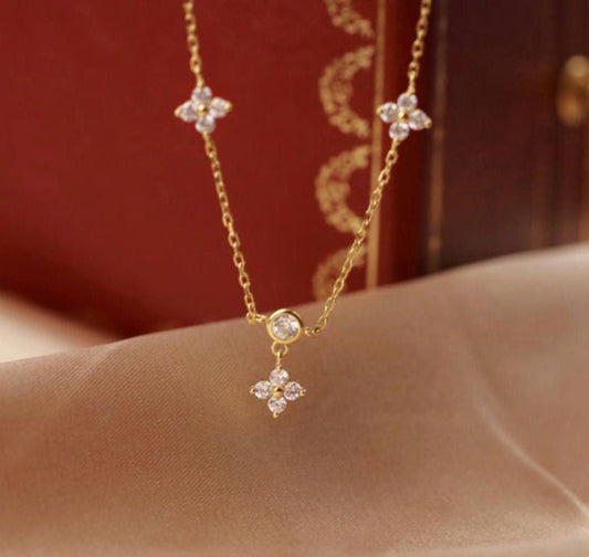 dainty four leaf clover jewelry necklace gold 