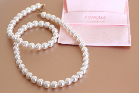 white pearl chain vintage jewelry