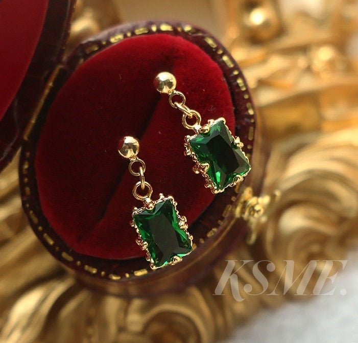 Elise 14K Gold Emerald Pendant Earrings, Green Gems Jewels | Vintage InspiredEarrings_Gold_Emerald Green_14k Gold_antique_accessory