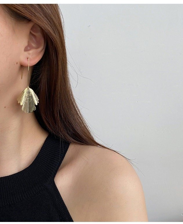 Gisele 18k Gold Plated Oversized Leaf Dangle Earrings | Minimalist ChicEarrings_Gold__18k Gold_back_to_school