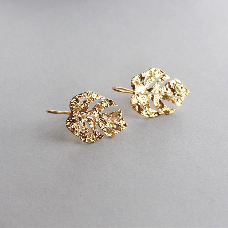 Kairi 18k Gold Plated Earrings w. Oversized Fall Leaf | Minimalist ChicEarrings_Gold__18k Gold_back_to_school