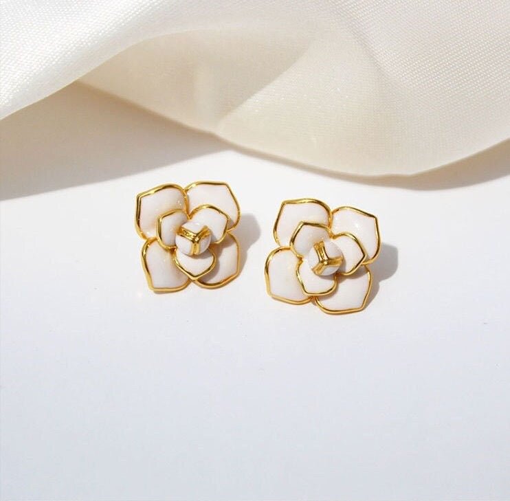 Kelly S925 Silver Earrings, Elegant White & Gold Rose | Vintage InspiredEarrings_Gold_White_elegant_pearl_floral_earrings