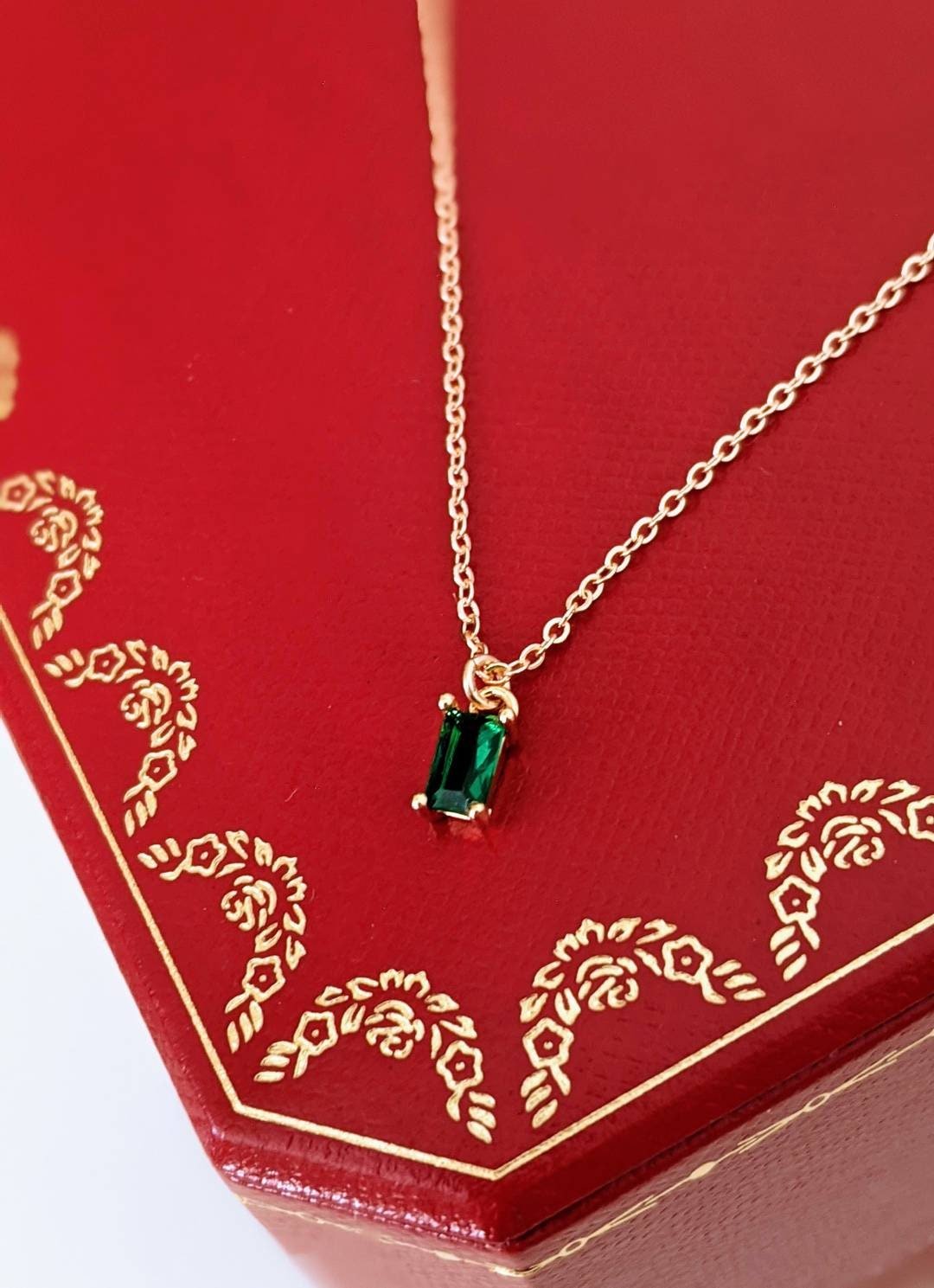 Kiara Dainty 14k Gold Necklace w. Emerald Pendant Green Gemstone | Vintage InspiredNecklaces_Gold_Emerald Green_14k Gold_antique_necklace