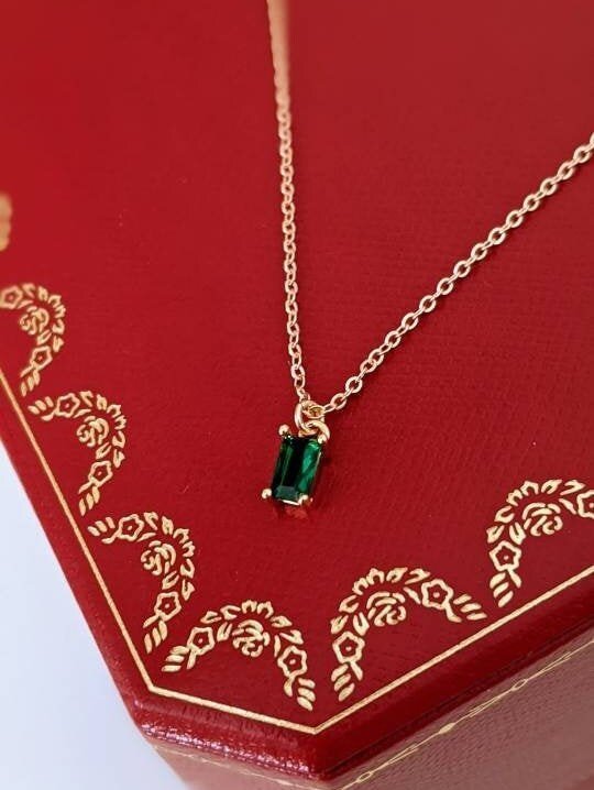 Kiara Dainty 14k Gold Necklace w. Emerald Pendant Green Gemstone | Vintage InspiredNecklaces_Gold_Emerald Green_14k Gold_antique_necklace