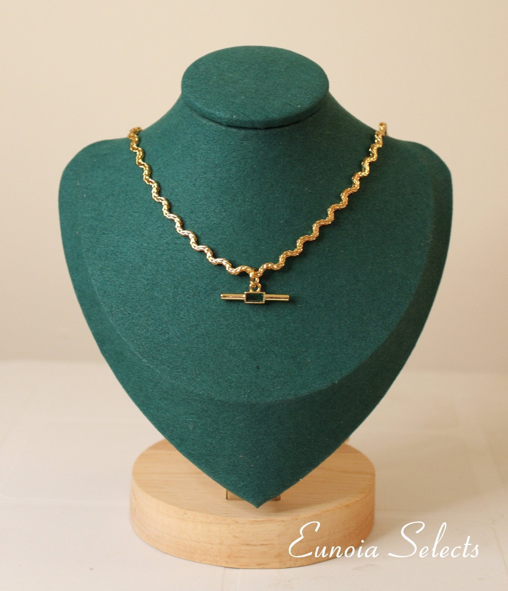 Medusa 18K Gold Plated Rope Chain Necklace w. Emerald Gem PendantNecklaces_Gold_Emerald Green_18k Gold_18k_gold_office