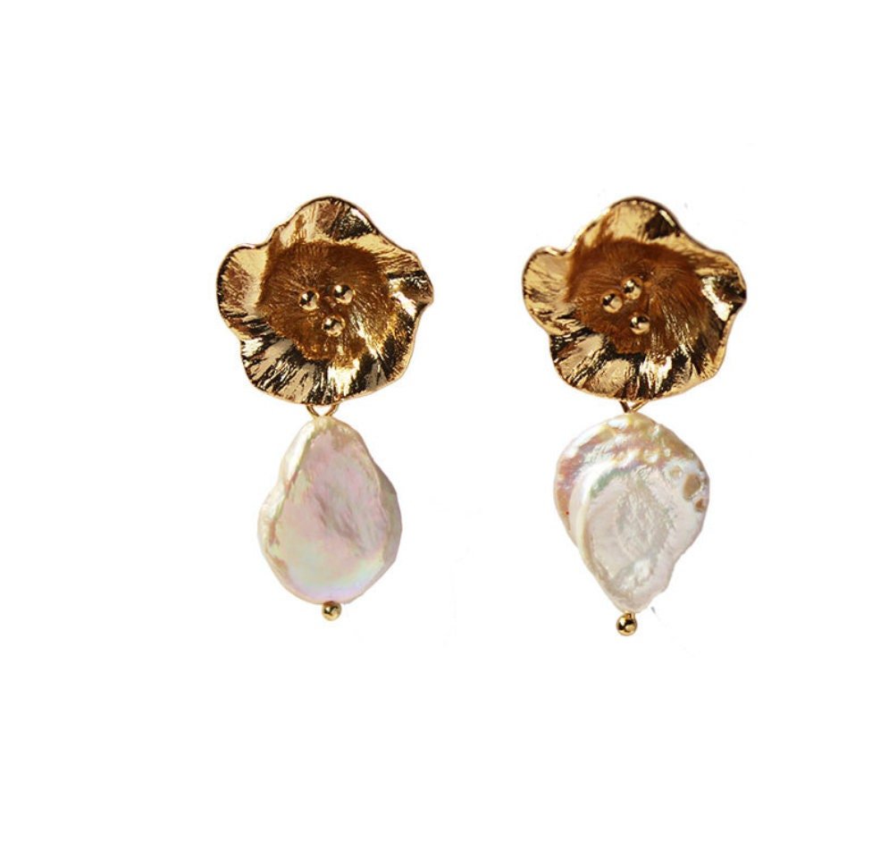 Penelope 18k Gold Plated Baroque Earrings w. Large Flower & Pearl | Vintage InspiredEarrings_Gold_Pearl White_18k Gold_back_to_school