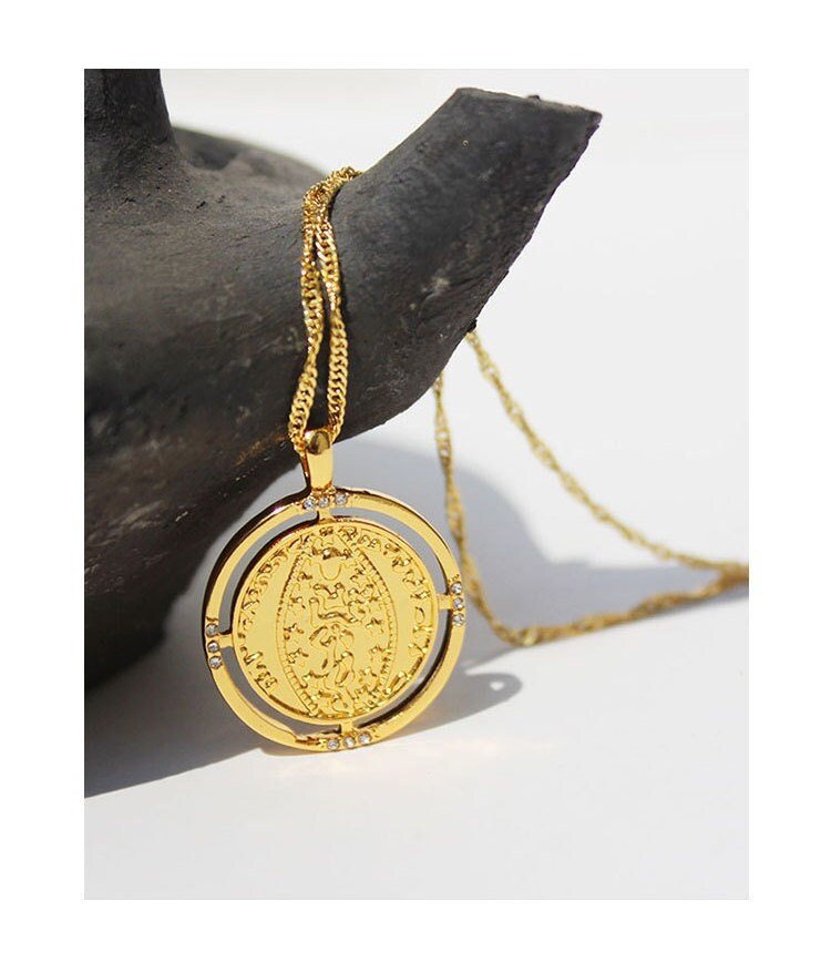 Roman Gaze 18k Gold Medallion Necklace, w. Roman Plaque Pendant | Minimalist ChicNecklaces_Gold__18k Gold_chic_necklace