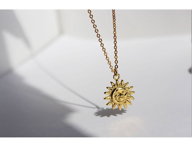 Roman Sun 18k Gold Plated Medallion Statement Necklace | Minimalist ChicNecklaces_Gold__18k Gold_chic_necklace