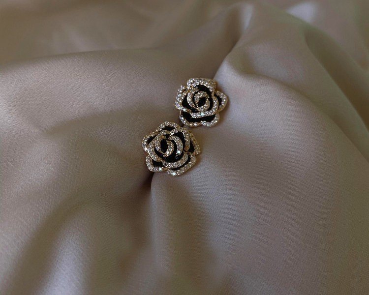 S925 Silver Black Carnation Gold Vintage Flower Earrings | Vintage InspiredEarrings_Gold_Black_black_earrings_elegant_earring