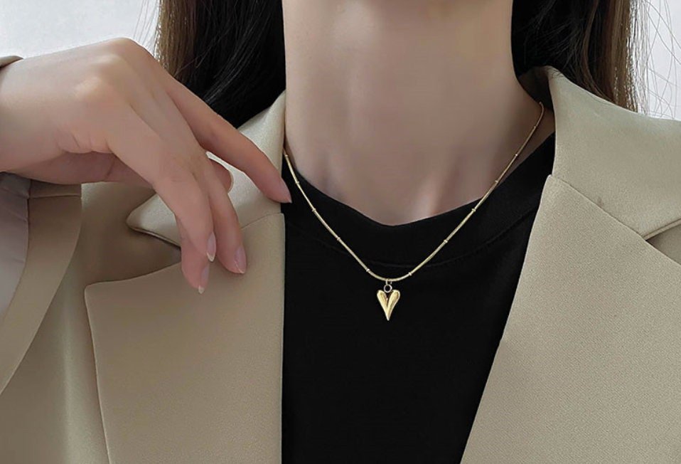 Tatiana Gold Heart Pendant Necklace, Minimalist Titanium Medallion CharmNecklaces_Gold__birthday_girl_women_chic_fashionista_