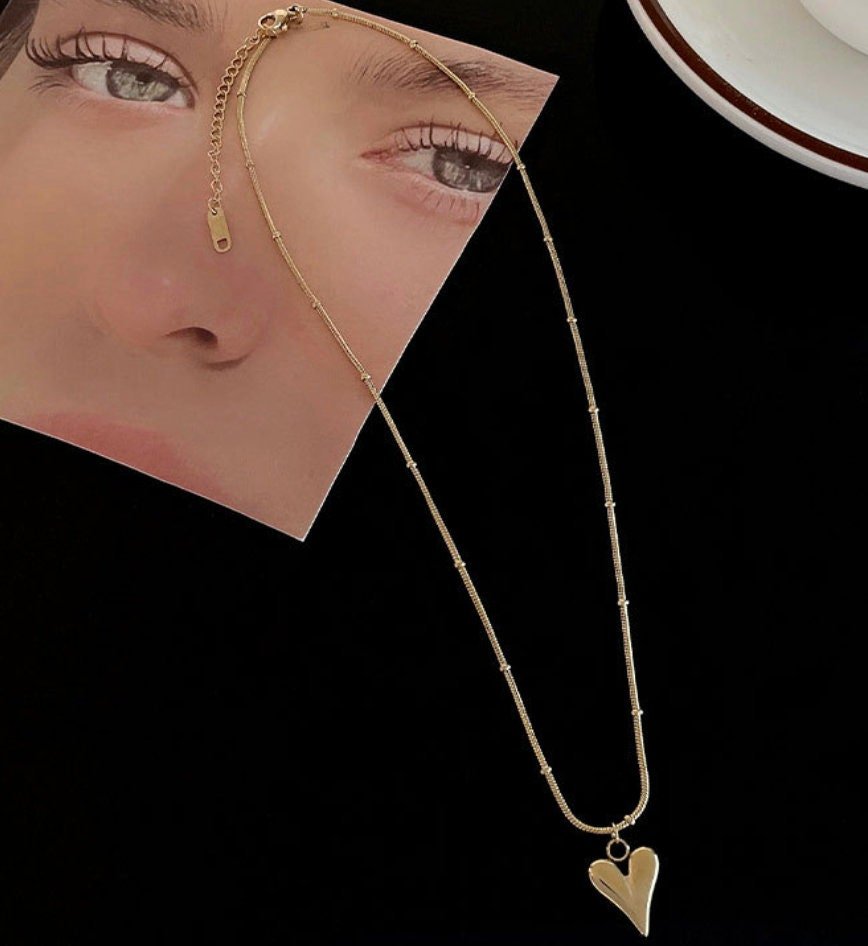 Tatiana Gold Heart Pendant Necklace, Minimalist Titanium Medallion CharmNecklaces_Gold__birthday_girl_women_chic_fashionista_