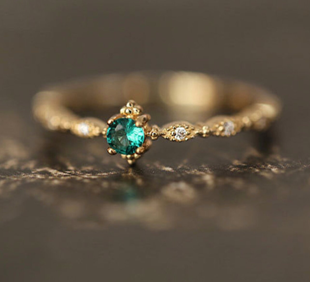 vintage inspired jewelry emerald pendant ring 