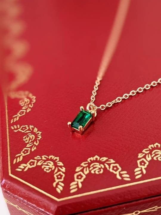 14K Gold Dainty Emerald Pendant Vintage Necklace| Eunoia Selects