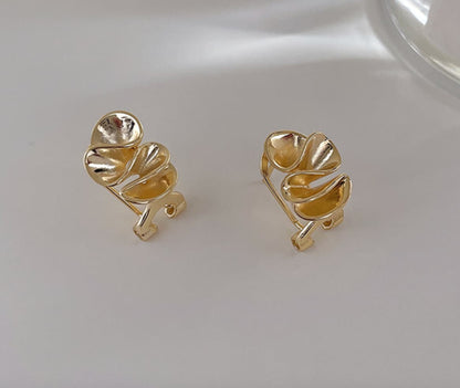 minimalist everyday stud earrings with gold plated S925 silver