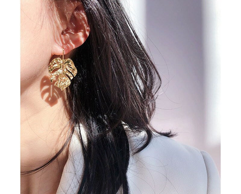 Best Minimal Gold Hoop Earrings | Style&Minimalism