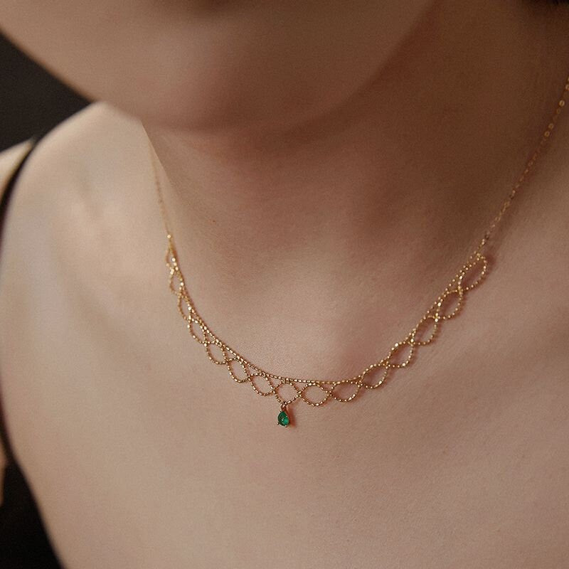 Emerald chocker vintage necklace for women